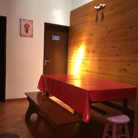 Alojamento Casa Rosa * ヴィラ・ド・ビスポ